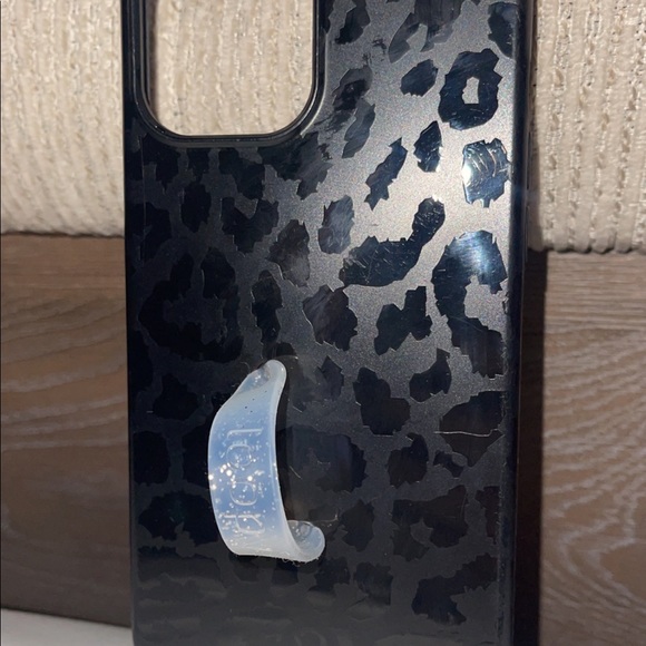 Loopy case - Picture 2 of 2